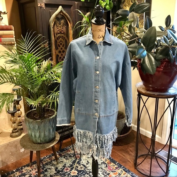 Gypsi’s Closet frayed fringed denim jean jacket - Picture 3 of 8
